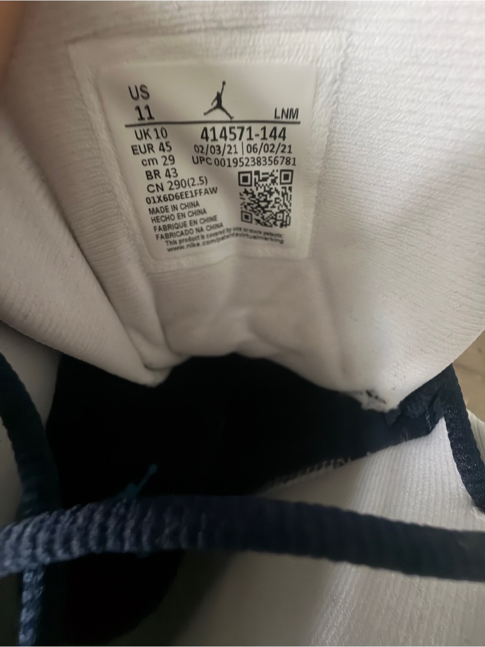 Size 11- Jordan 13 Retro Obsidian - Picture 9 of 9